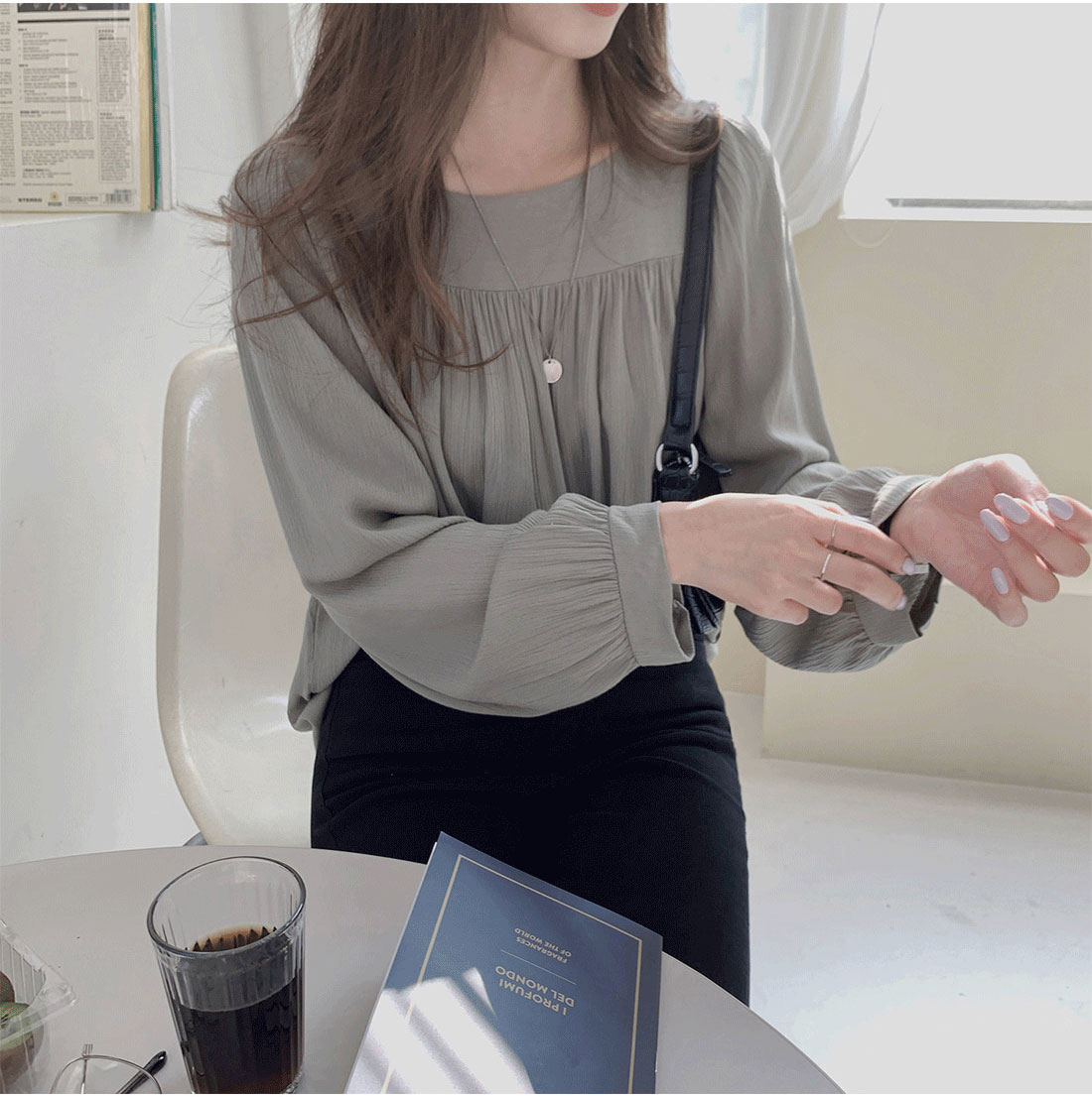 Autumn 2020 new long sleeve loose top Satin shirt women's design sense minority chiffon shirt