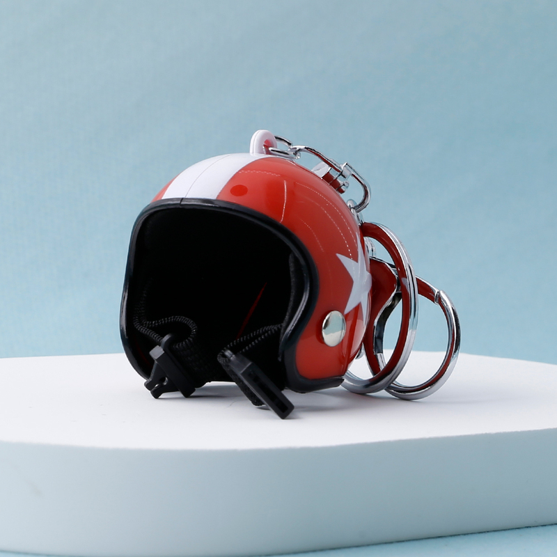 Creative Mini Helmet Keychain, Retro Red Star Helmet Pendant, Creative Motorcycle Backpack Pendant, Bag Decoration