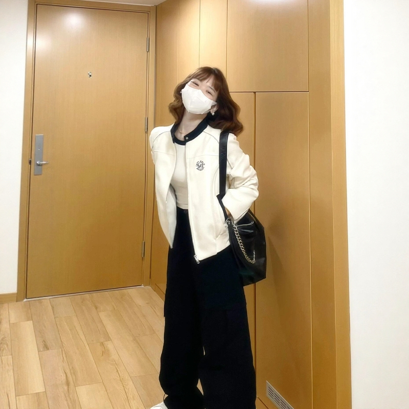 Very Stylish White Chanel-Style Baseball Jacket for Women, Autumn and Winter, High-End Old Money Style, Short Zip-Up Jacket