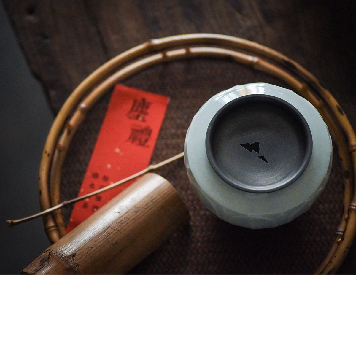 (Early Lotus Hall)Jingdezhen Hutian Yingqing Carved lotus petal mountain type tin cover Jianshui Mugu