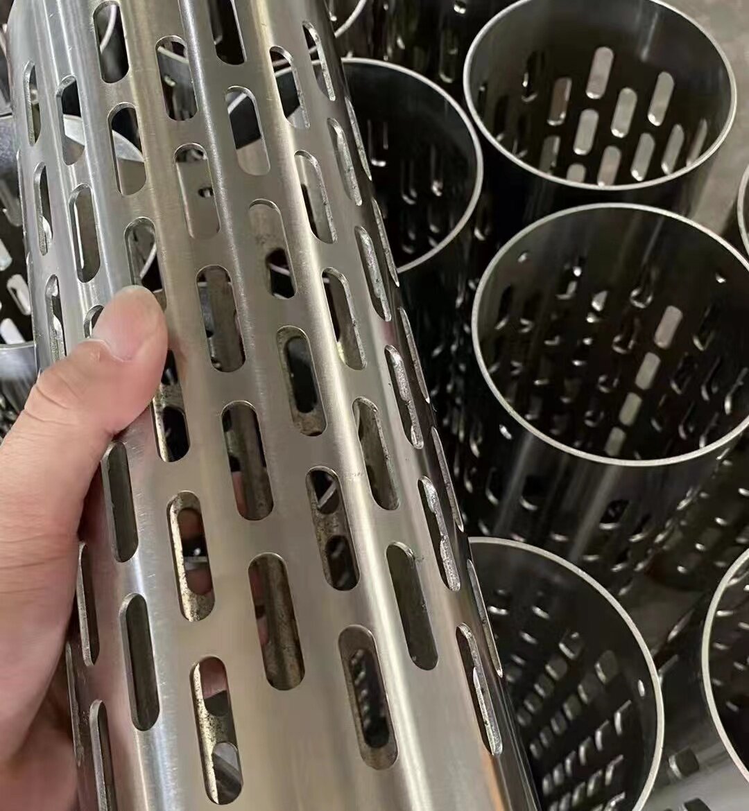 Three-dimensional laser tube cutting processing stainless steel round tube punching square tube rack cutting stainless steel tube laser cutting