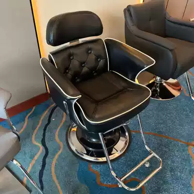 The new hairdresser can be put down the hairdressing shop, the hair salon, the chair, the chair, the hair salon.