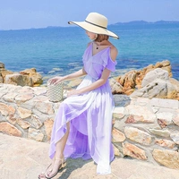 Закройте луну и застенчивые цветы