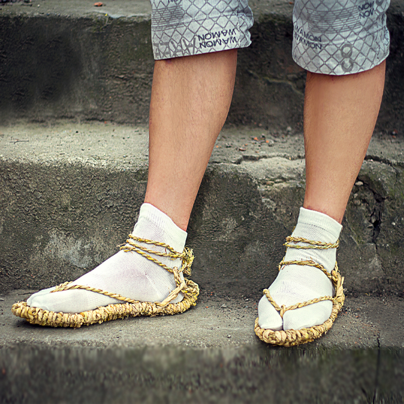 Handmade Japanese-Style Straw Sandals for Men and Women, Summer Rattan Straw Shoes, Woven with Unique Characteristics, Natural Anime Cos