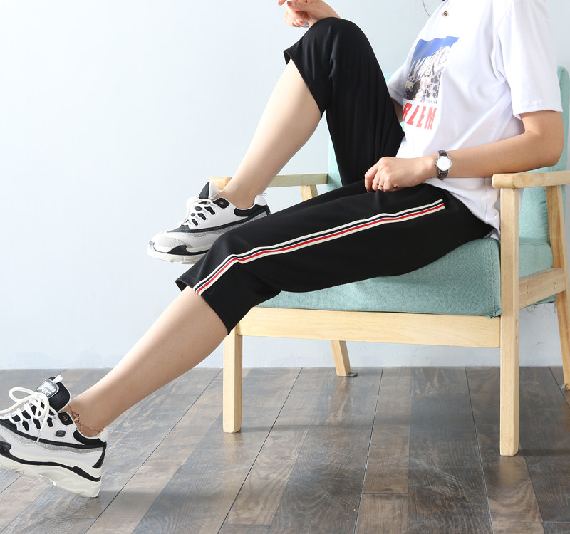 Large size cropped pants women's summer 2022 new fat mm casual pants middle pants thin section breeches loose harem sweatpants