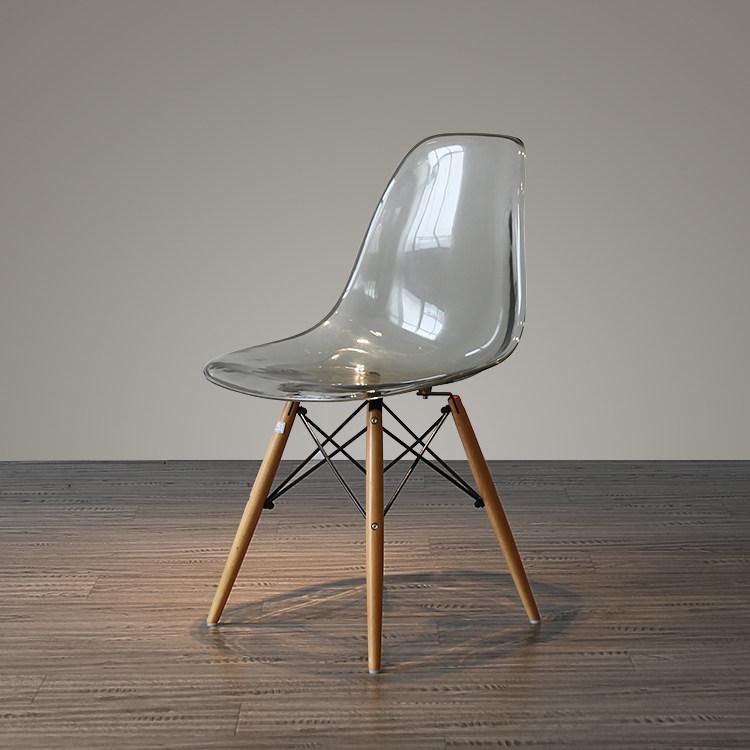 Nordic minimalist fashion European style table and chairs rear modern minimalist transparent color solid wood footed single leaning back chair Home dining chair