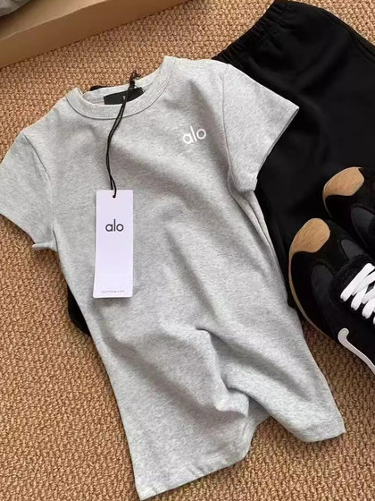 小众百搭圆领修身显瘦运动瑜伽短袖T恤女夏季新款美式正肩小上衣