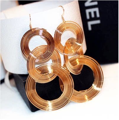 European and American exaggerated round earrings female Japanese and Korean version retro gold circle large earrings temperament simple long earrings