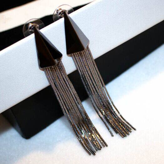 European and American retro cones triangular earshot female Korean trend temperament 100 hitch metal long version flow suearrings earrings