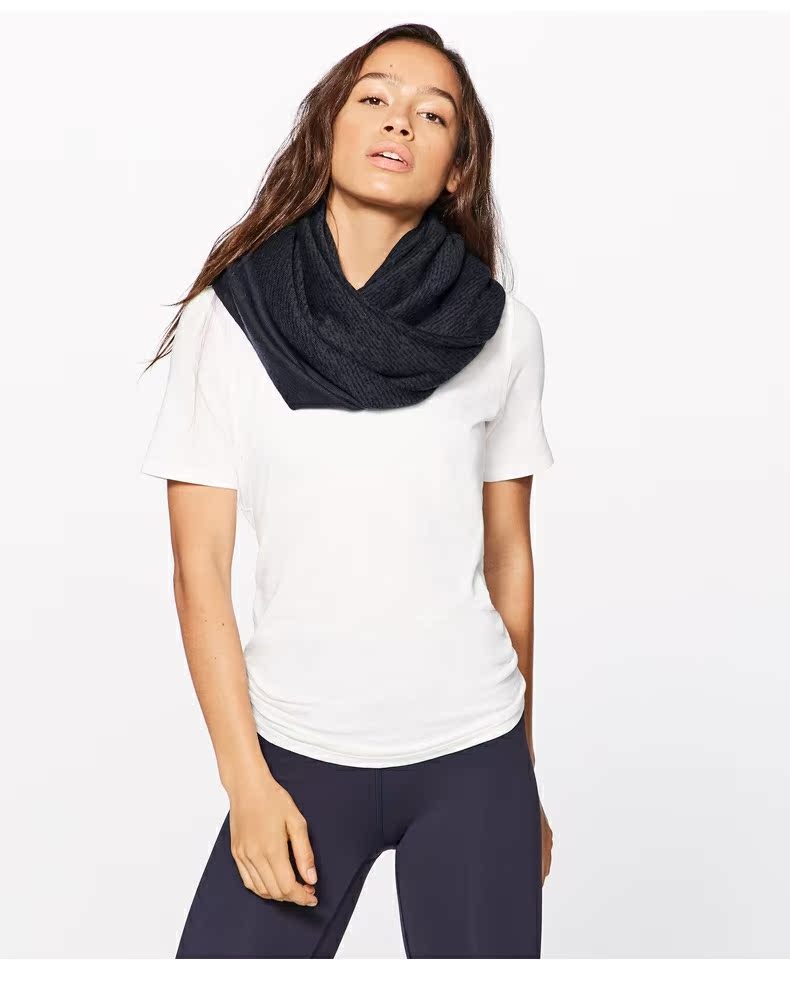 Lululemon 丨 Khăn quàng thể thao Flow And Go khăn đi phượt ninja