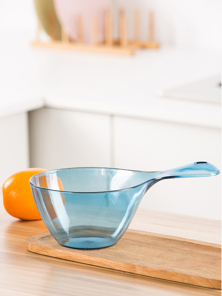Japanese simple transparent thickened water scoop Kitchen water scoop Baby shampoo cup Baby bath water scoop Children's water scoop
