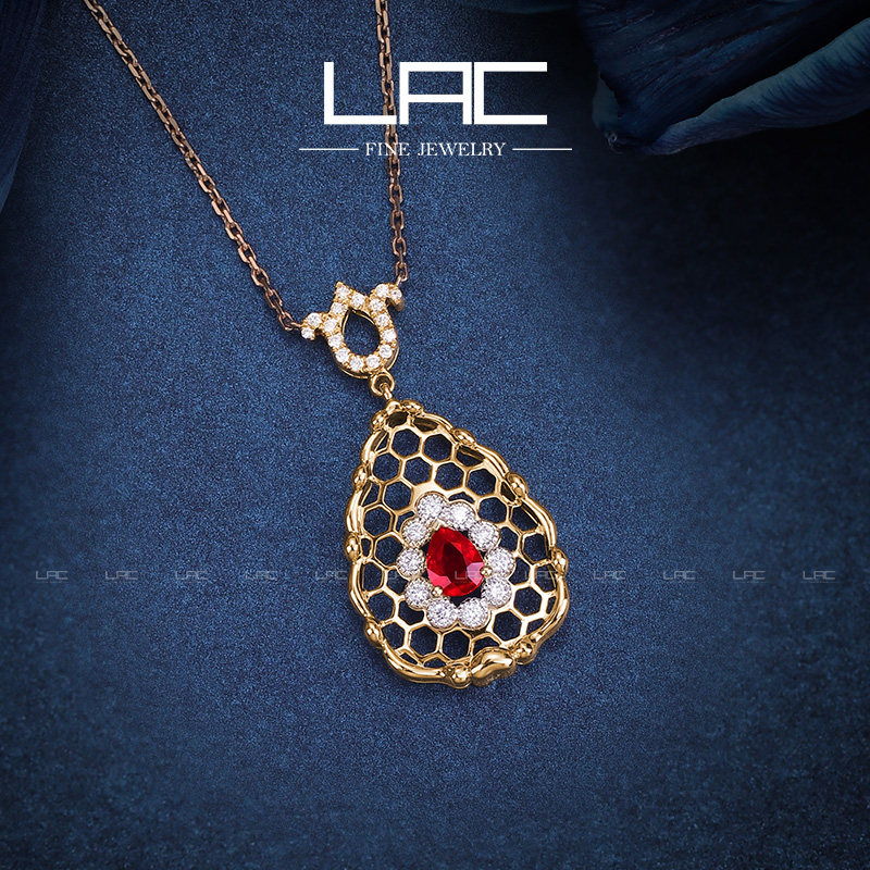(Magazine Stars Same) LAC Jewelry Natural Ruby Necklace Drop Shaped 18k Gold