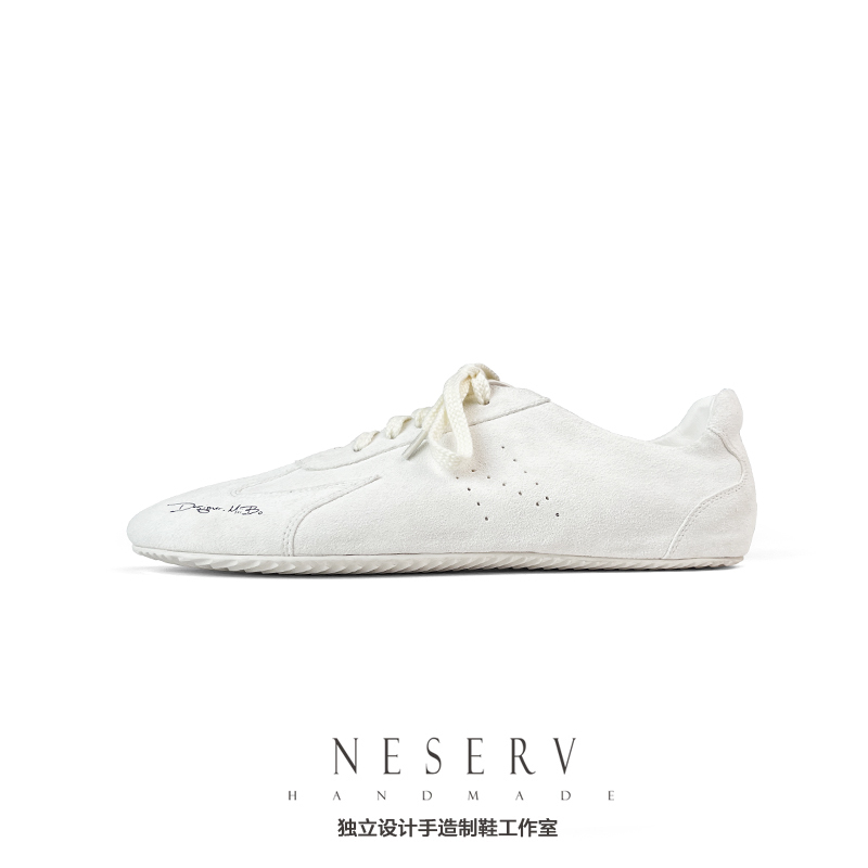Neserv Soft Series Designer Signature White Shoes French Tennis Shoes Soft and Comfortable