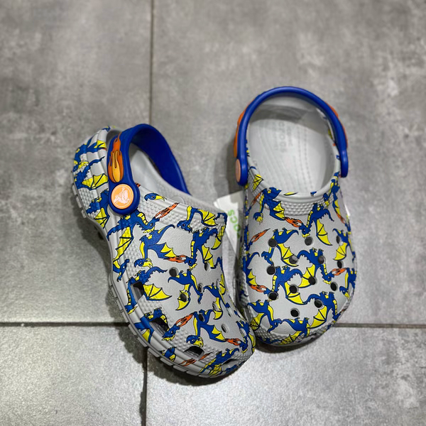 In-Stock Crocs Dinosaur Print Classic 212514 Non-Slip Children's Beach Clogs In-Stock Crocs Dinosaur Print Classic 212514 Non-Slip Children's Beach Clogs