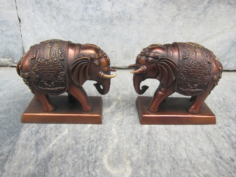 Bronze Elephant Taiwan Xiang Lion Pure Bronze Elephant Auspicious Ruyi Suction material to a small elephant living room home office swing piece