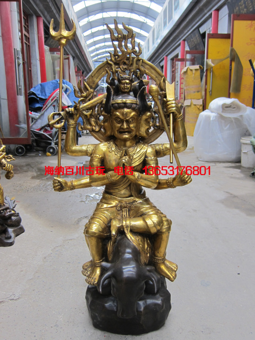 Pure Bronze Buddha Statue of Myong Buddhism Buddhist statues One of the four major Ming Wang Escort Statue of the Bull Statue of the Bull Statue of the Bronze Buddha Statue is dedicated to the