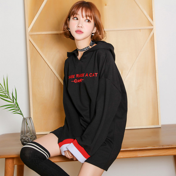 韩都衣舍 18年春季款 长袖连帽连衣裙 天猫优惠券折后¥76包邮(¥156-80) 韩都衣舍 18年春季款 长袖连帽连衣裙 天猫优惠券折后¥76包邮(¥156-80)