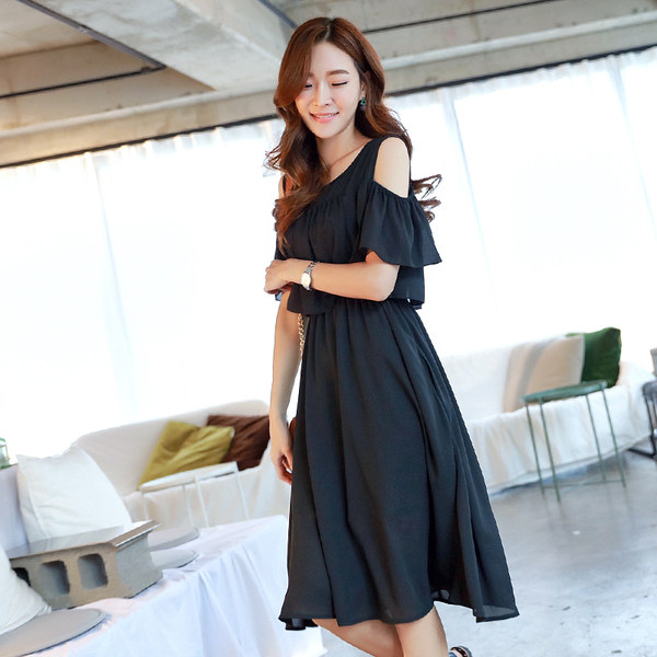 韩都衣舍 18年夏季新款 收腰露肩雪纺连衣裙 天猫优惠券折后￥88包邮（￥188-100）2色可选