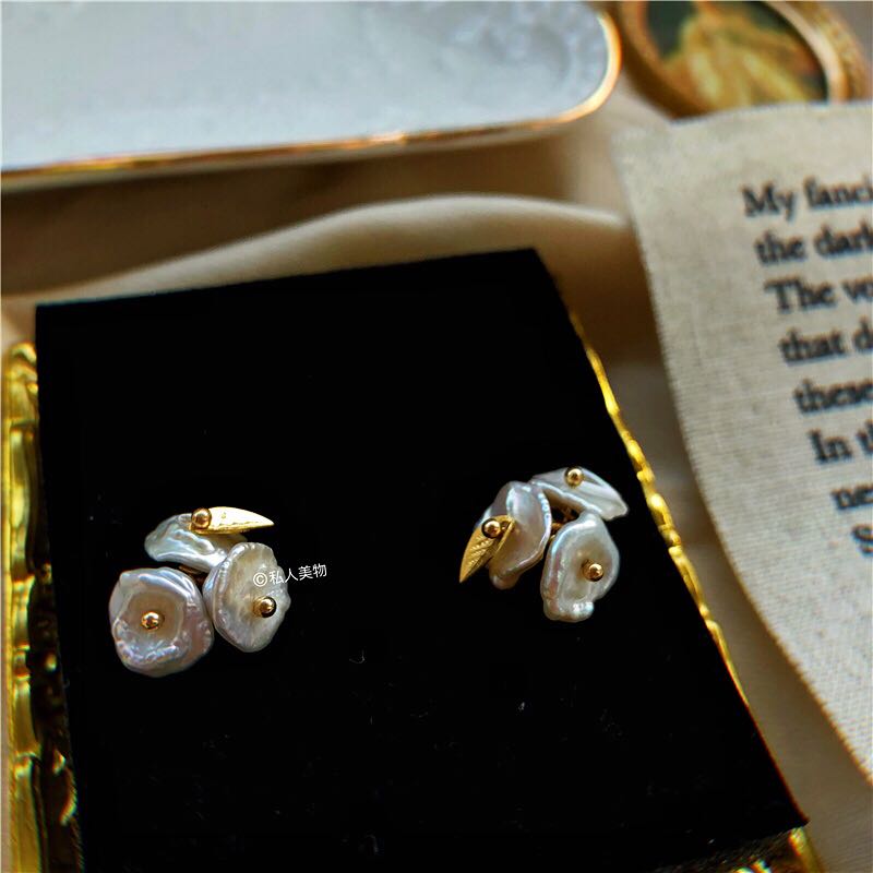 Designer small crowddesign French style elegant petals Baroque pink white pearl earrings without dongle earrings