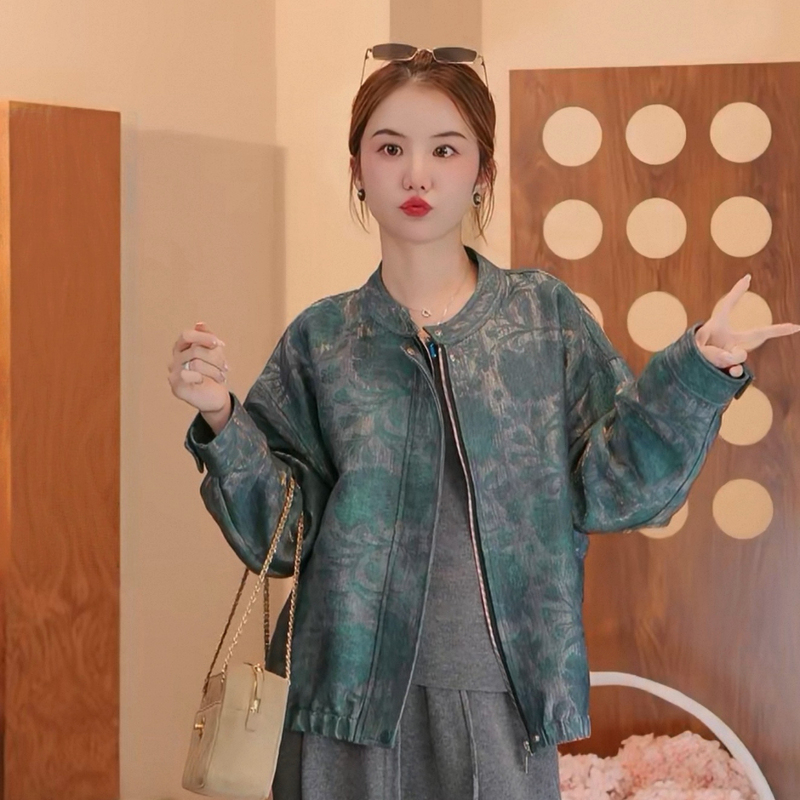 Tuan Si Jin | Gold and Green Embossed Floral Mulberry Silk Motorcycle Jacket with Zipper. Tuan Si Jin | Gold and Green Embossed Floral Mulberry Silk Motorcycle Jacket with Zipper.