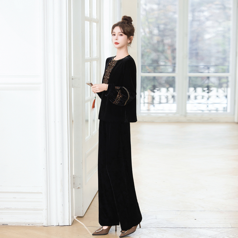Embroidered Black Velvet Two-Piece Set for Women, 2026 Spring Stylish Wide-Leg Pants Outfit, Fashionable and Trendy Set
