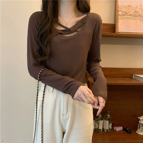 Демисезонная дизайнерская футболка, приятный телу лонгслив, коллекция 2022, тренд сезона, облегающий крой