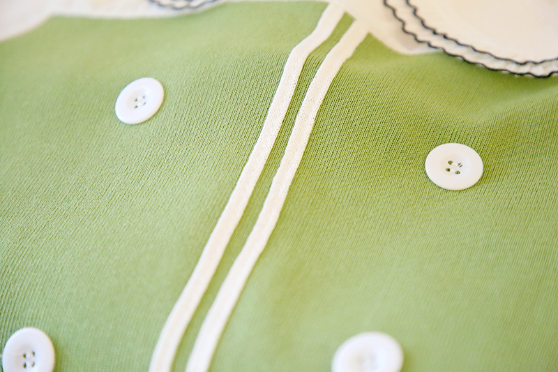 VK旗艦店 韓系娃娃領針織百搭拼接顯瘦排釦長袖洋裝