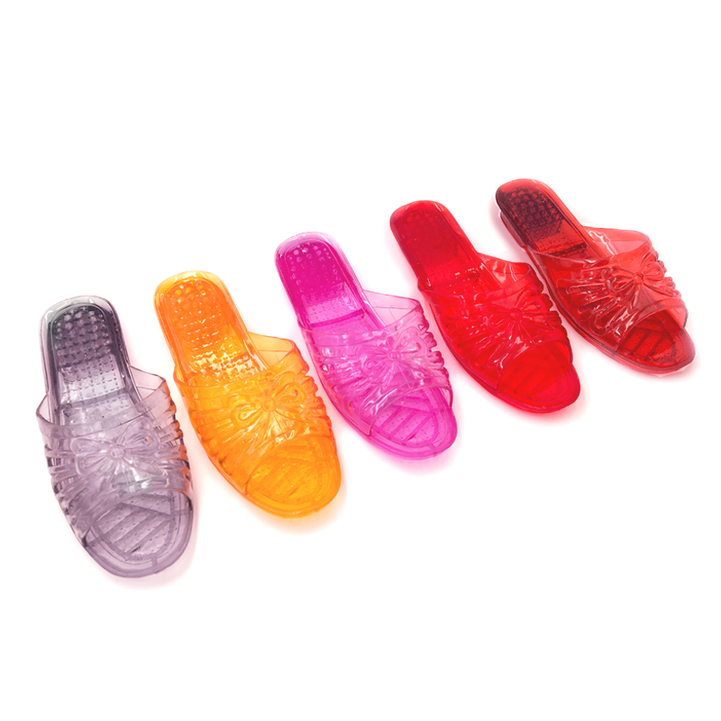 2020 new grandma slippers women's flat heel Korean version 100 hitch soft bottom lined up to wear water crystal shoes transparent shoes