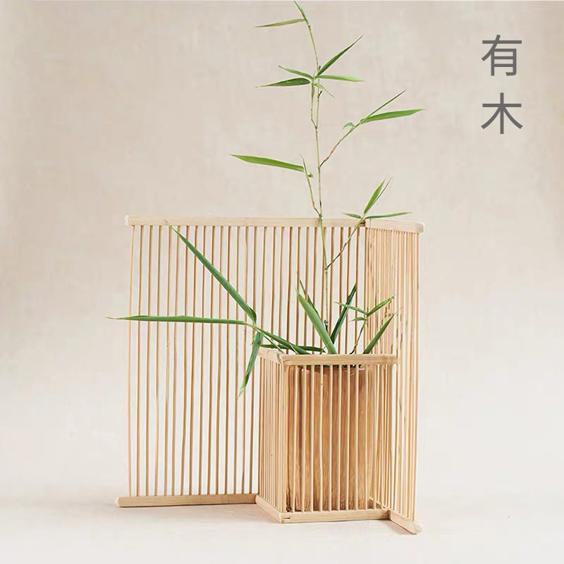 There are wooden bamboo vase vase vase flower plug in Japanese tea ceremony new Chinese Zen bamboo art dry flowers