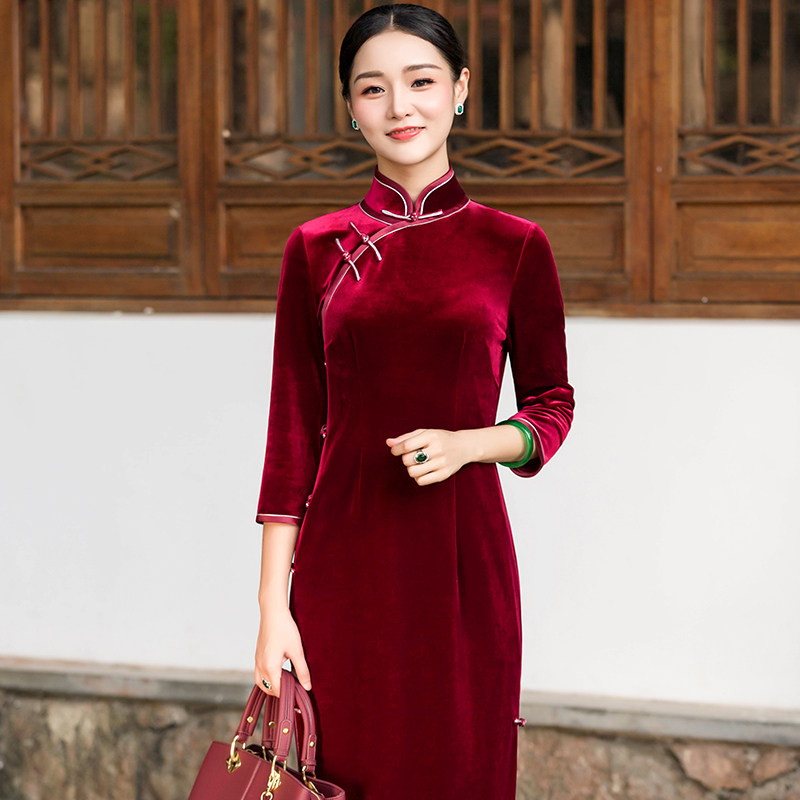 Chinese classic Korean suede qipao Long version Chinese style retro full opening and elegant gold velvet gown for spring and autumn clothes