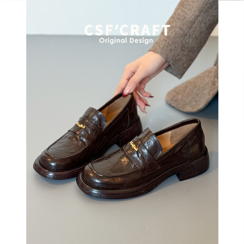 Super Soft Sheepskin ~ Retro British Style Slip-On Loafers for Women 2026 New Gold Coin Small Leather Shoes for Commuting