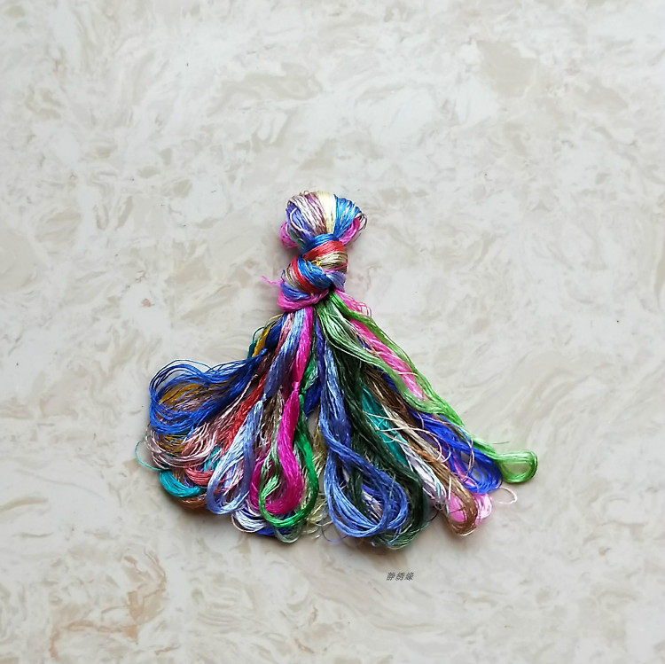 (Quietly Embroidered edge) Su embroidery DIY tool material Gradual Layer Color Mulberry Silk Thread 18 color a small branch