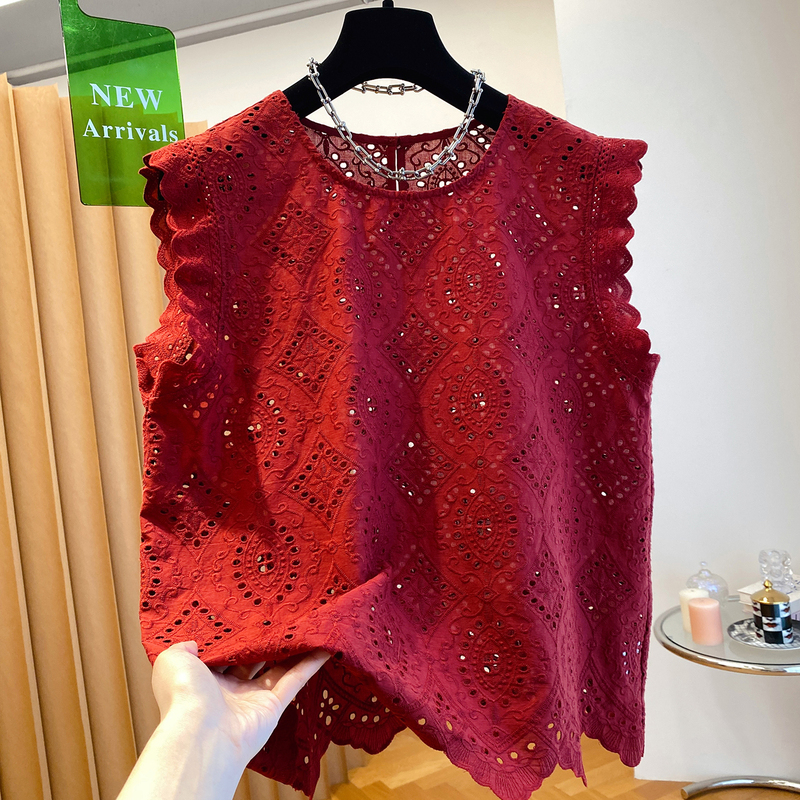 Red Sleeveless Top for Women, Summer 2026 New Style, Loose Fit, Super Trendy, Age-Reducing, Unique, Chic, Very Attractive Lace Vest Red Sleeveless Top for Women, Summer 2026 New Style, Loose Fit, Super Trendy, Age-Reducing, Unique, Chic, Very Attractive Lace Vest