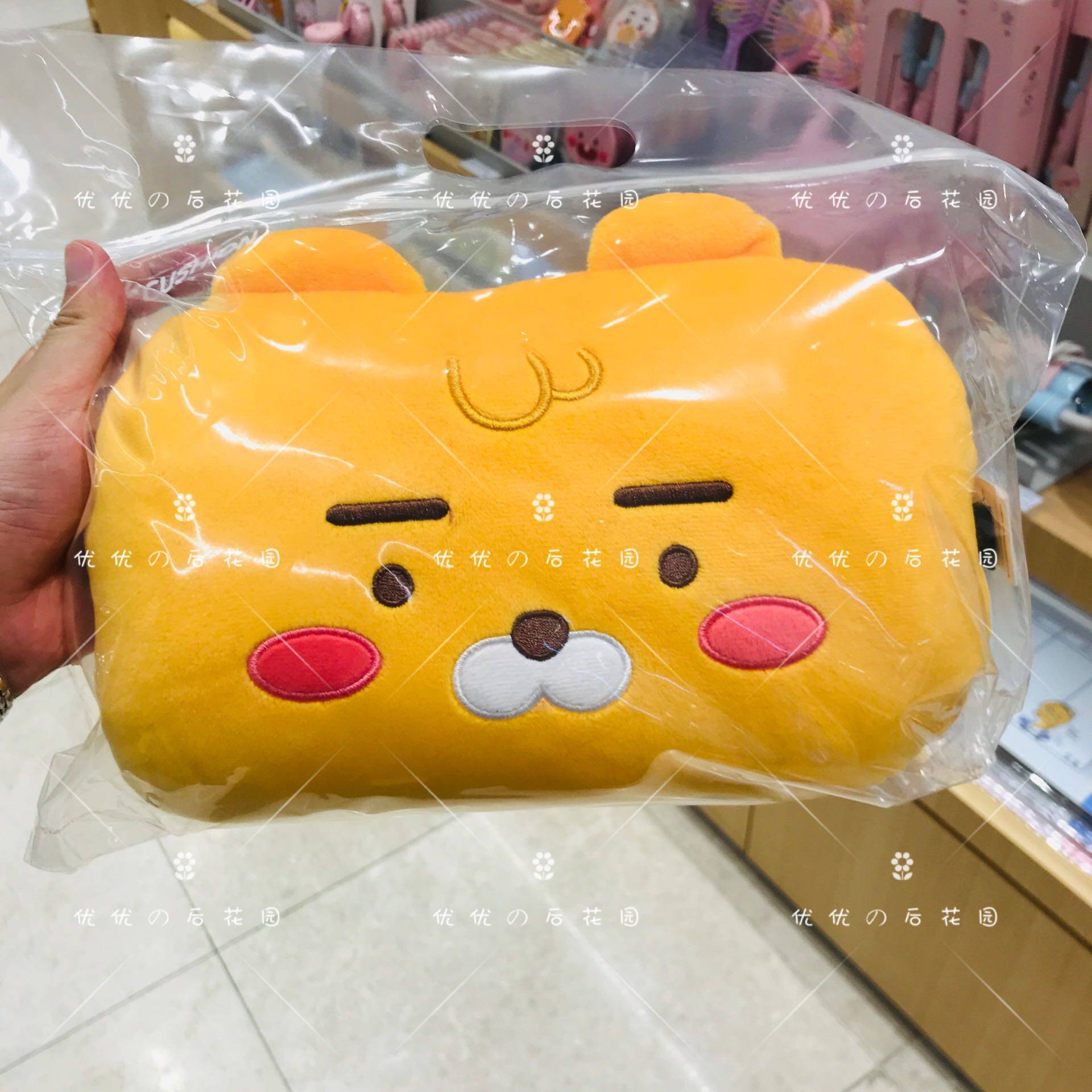 (Uber's Korea purchase) Spot KAKAO FRIENDS Cartoon Saddle Neck Pillow