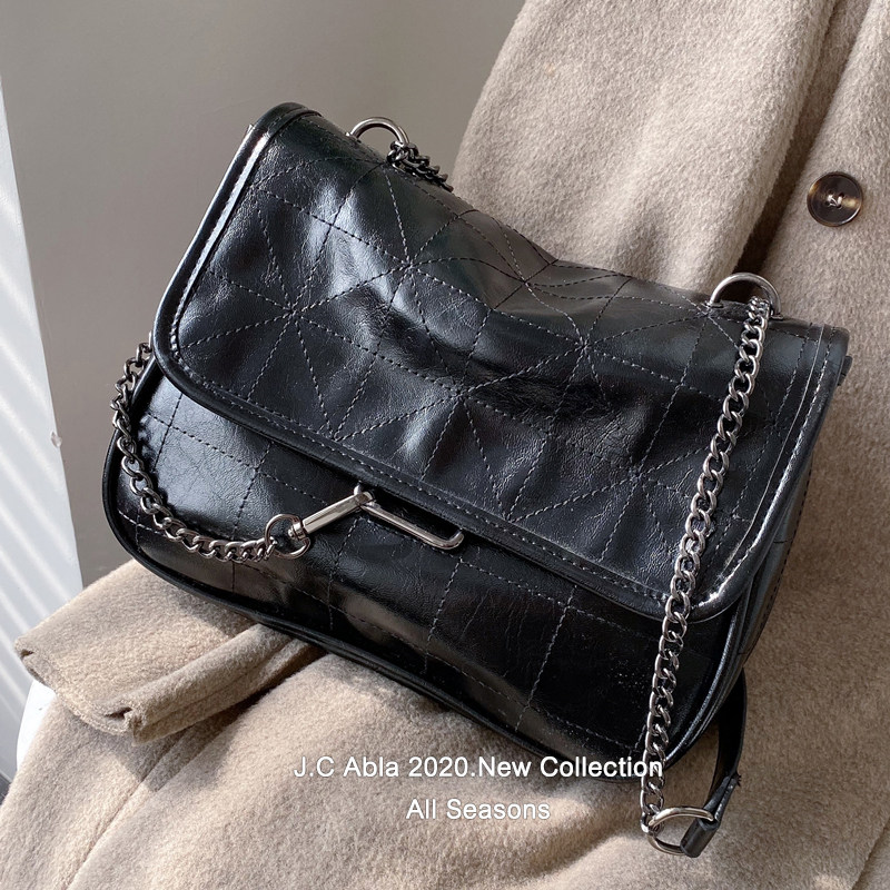 Tide Retro Bull - leather bag bag female capacity 2023 new popular fashion diangling chain single shoulder bag Han