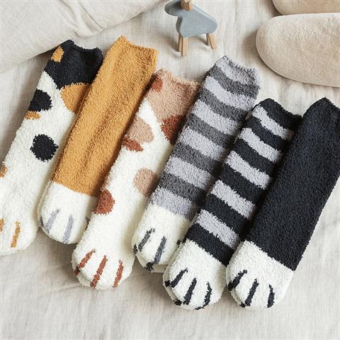 Plush Socks for Women, Coral Fleece, Thickened for Autumn and Winter, Warm Long Socks, Floor Socks, Cute Cat Paw Design, Home Sleep Socks for Women