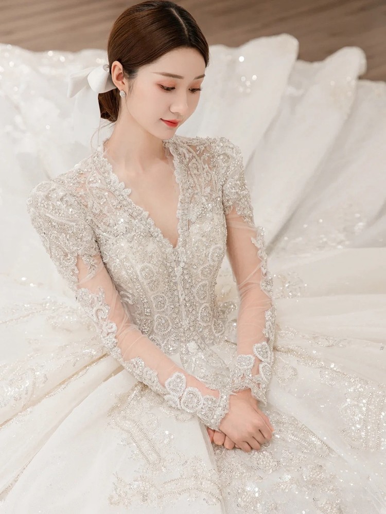 Main wedding dress 2024 new bride, shoulder long -sleeved heavy industry luxury forest princess court style French long drag tail Main wedding dress 2024 new bride, shoulder long -sleeved heavy industry luxury forest princess court style French long drag tail