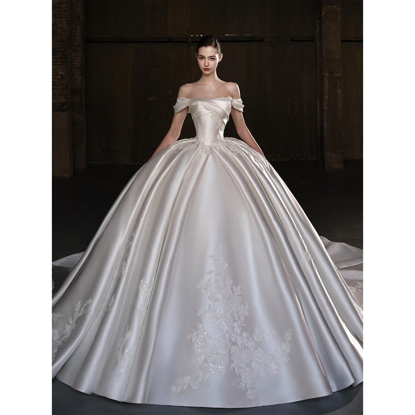 Французское основное свадебное платье на одно плечо bride 2025 новое ретро атласное простое легкое роскошное высококачественное текстурное платье из основной пряжи
