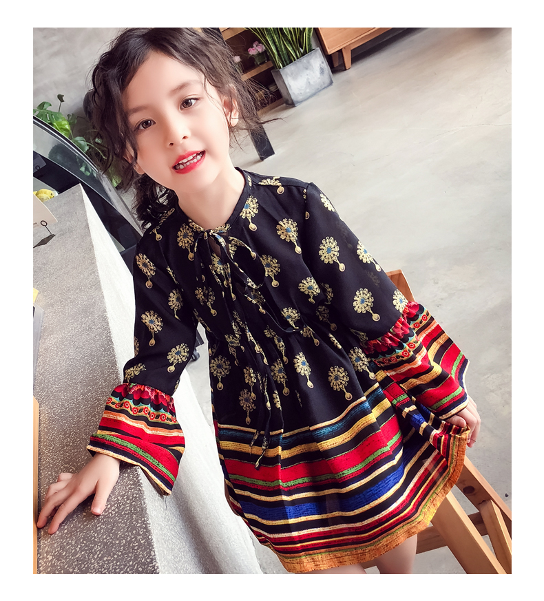 噜 咪 Mùa thu 2018 bé gái mới mặc áo gió in hoa tay áo trẻ em váy trẻ em váy bé gái đẹp
