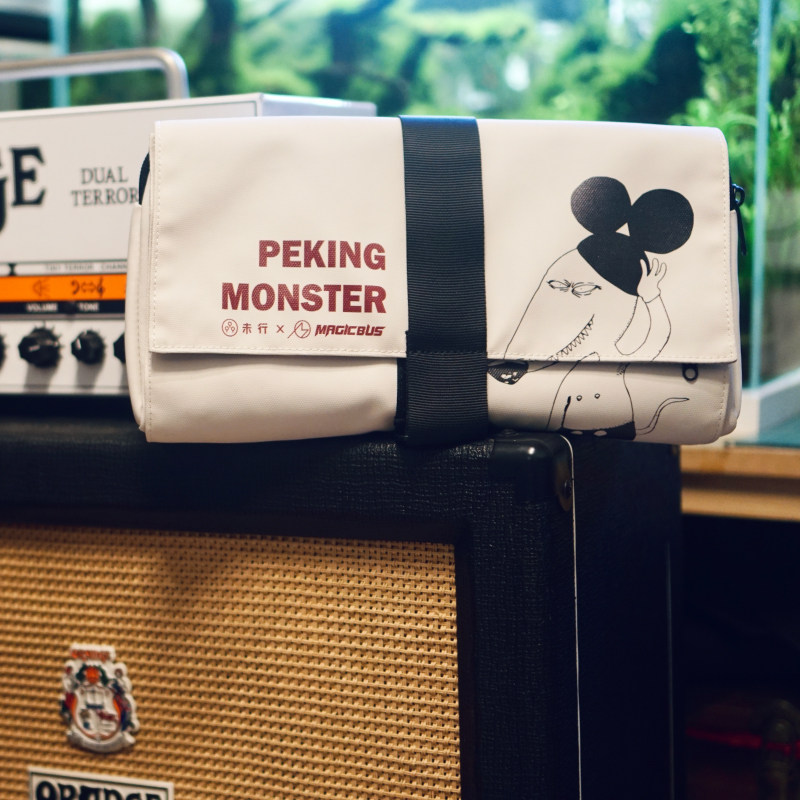 New Pants Band Peng Lei Identical to the North Sea Monsters Unjoint waterproof single shoulder detachable light Postbag