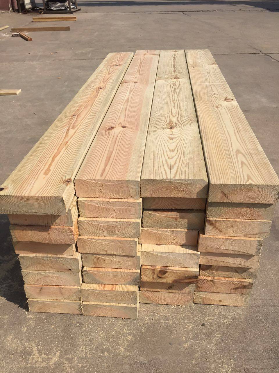 Anti-corrosion wood floor outdoor camphor pine plate wall plate carbon keel plate outdoor wood fence square