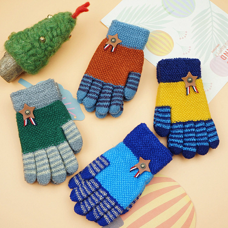 Sheng Qi's popularity acrylic fiber boys fashion five-pointed star winter children's five-finger batch knitted cold-proof warm gloves