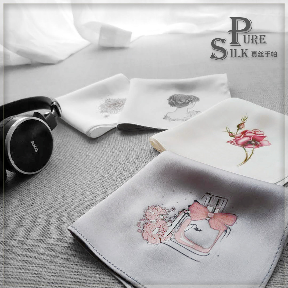 Vegetarian and silk without incense pure mulberry silk printed handkerchief Papawanyo Cartoon Carry-on English Costume Pocket Napkin