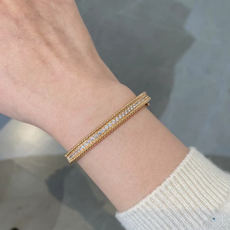 Rose Gold Bracelet, Light Luxury, Niche, Exquisite and High-End Design, 18K Gold-Plated Rice Bead Bracelet Jewelry, 2026 New Model