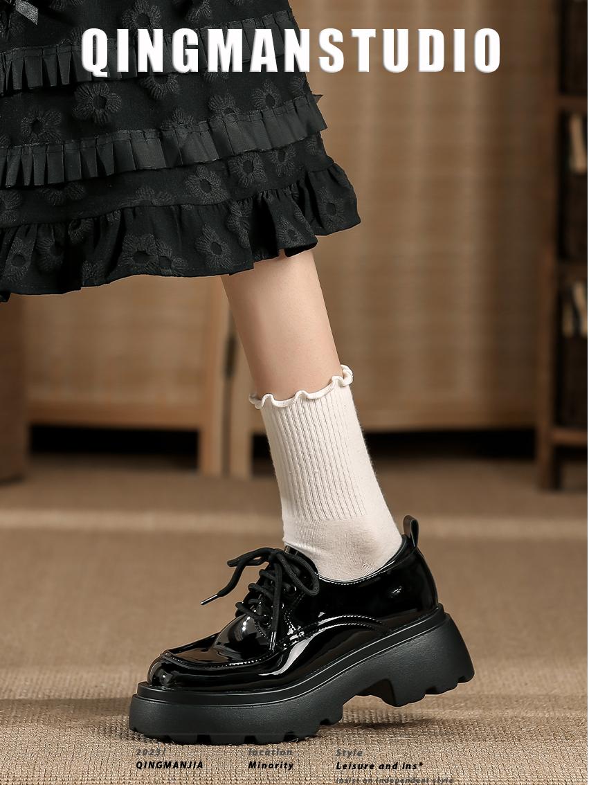 Qingman Carrefour Shoes 2024 New Spring and Autumn Black Patent Leather Versatile Thick Sole British Style Genuine Leather Small Leather Shoes for Women