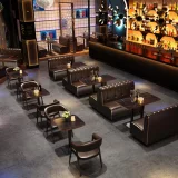 Промышленный батончик, стол, кресло, ретро -бар, кофе, ресторан, ресторан, питательный диван, диван, диван, диван