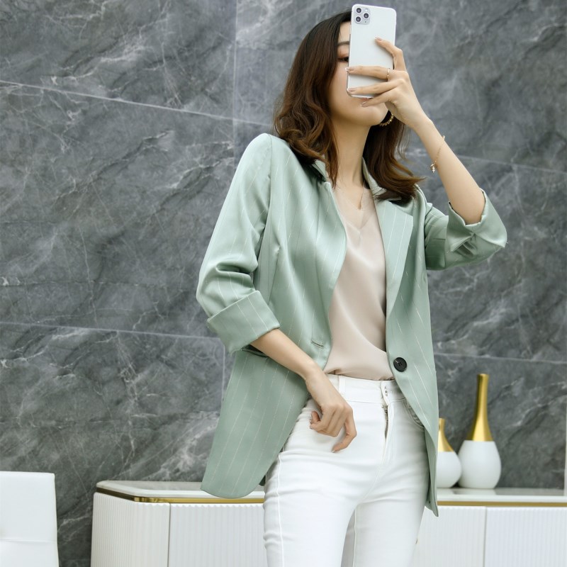 2021 Summer of the Summer Large - Cover Strip Super Costume Woman thin temperament and leisure seven - point professional suit