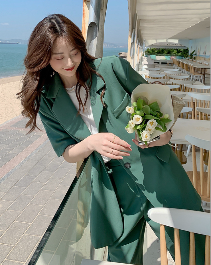 Large yard suit female short sleeve 2023 summer new temperament casual suit thin fat mm broad leg pants suit