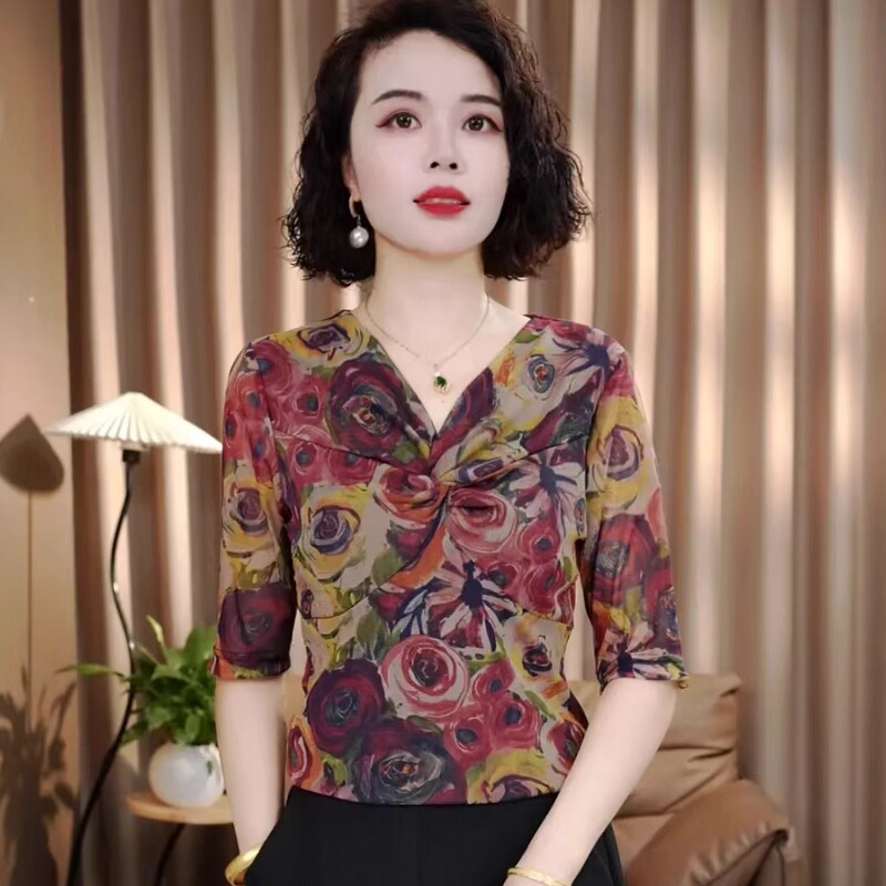Mesh Printed Bottoming Shirt for Women in Summer European Mom Wear Floral Fashionable V Neck Mid-Sleeve Slimming Look T-Shirt Top