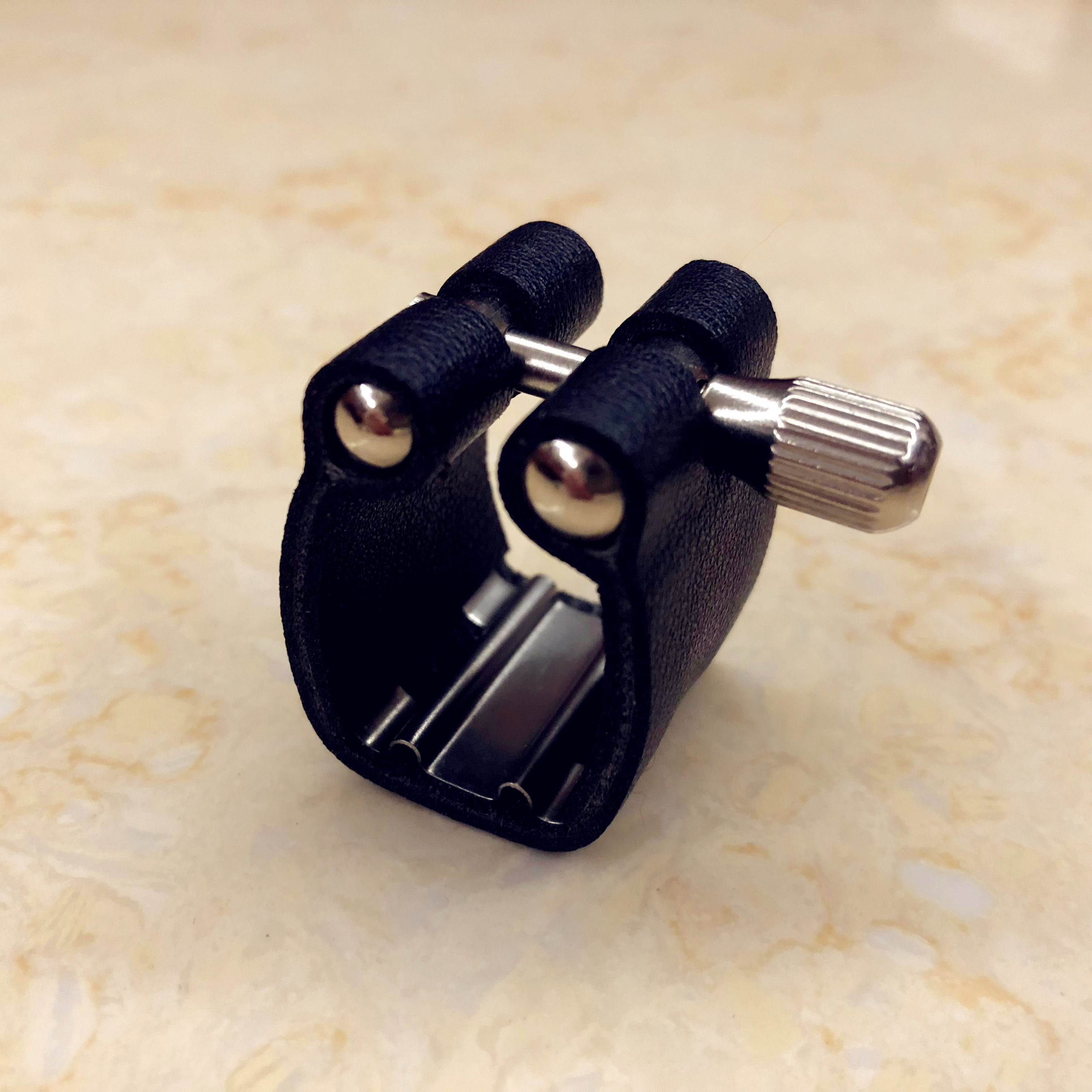 ZK crocodile pattern alto saxophone mouthpiece clip metal mouthpiece clip cap black pipe pickup high-pitched tenor